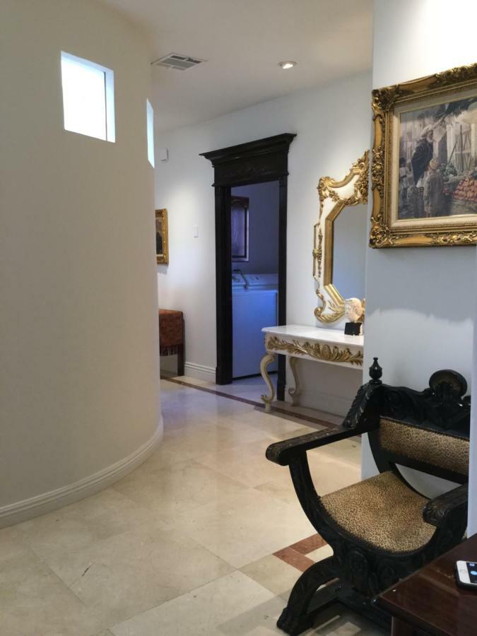Entire Second Flr - Santa Monica Luxury Roman Villa Los Angeles Ngoại thất bức ảnh